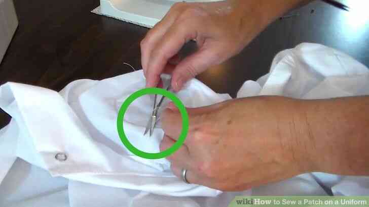 Image intitulée Coudre un Patch sur un Uniforme de l
